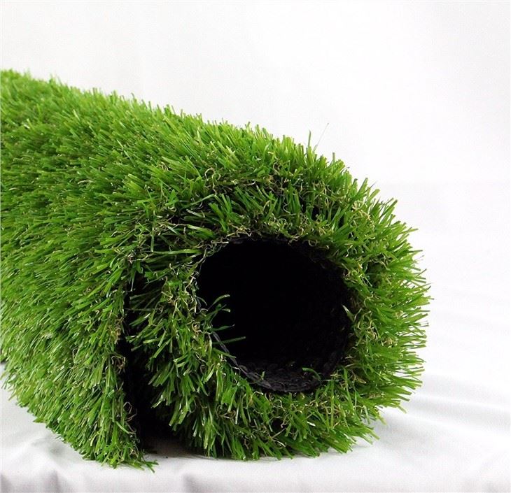 4 Nada Rumput Buatan Tampak Alami